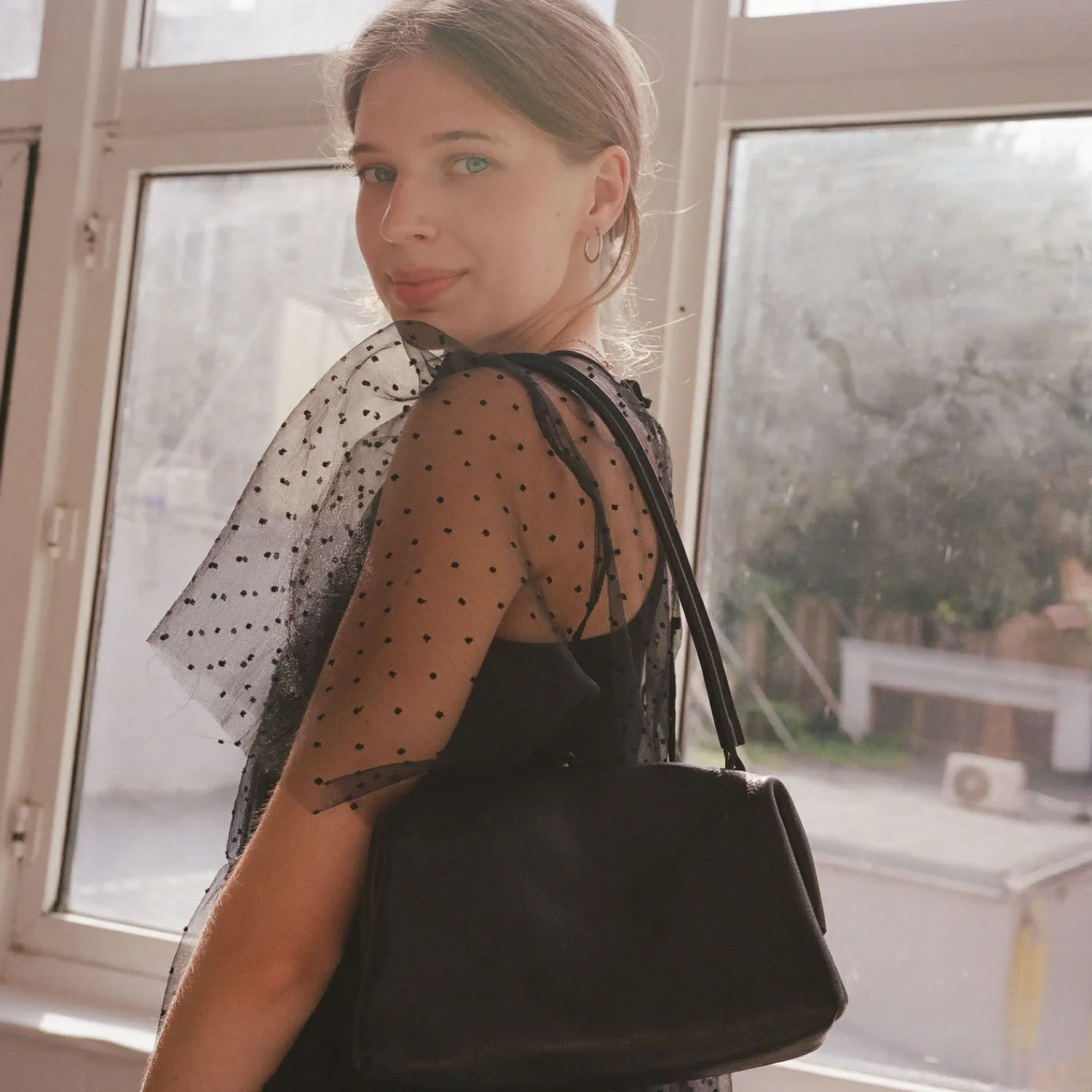 Minitorebki-Balagan Hug Bag Torebka L, Czarny