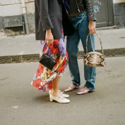 Minitorebki-Balagan Hug Bag Torebka L, Zlamana Biel Wzor Pytona